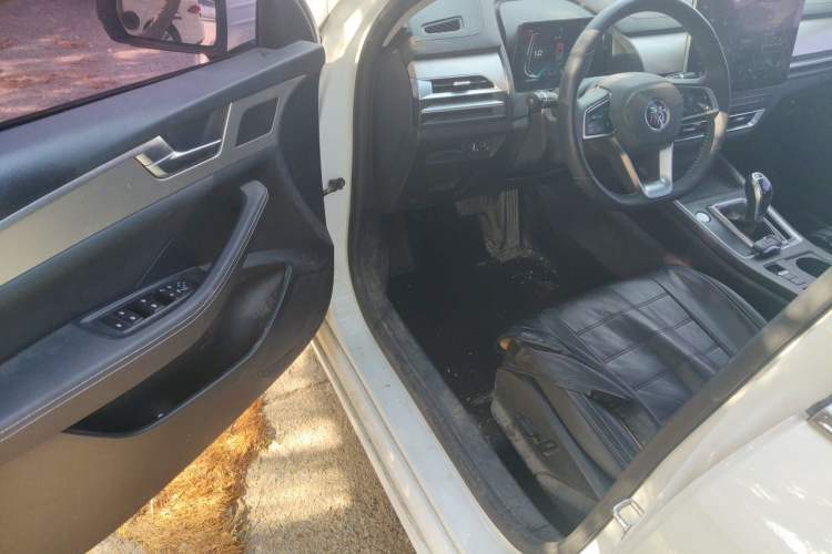 Used BYD Qin Pro 2018 1.5TI Automatic Smart Connect Luxury Edition Driver Seat