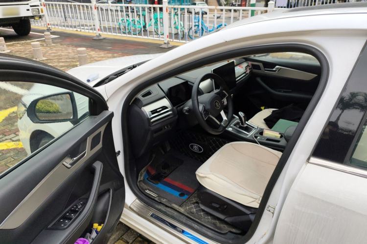 Used BYD Qin Pro 2018 1.5TI Automatic Smart Connect Luxe Model Driver Seat