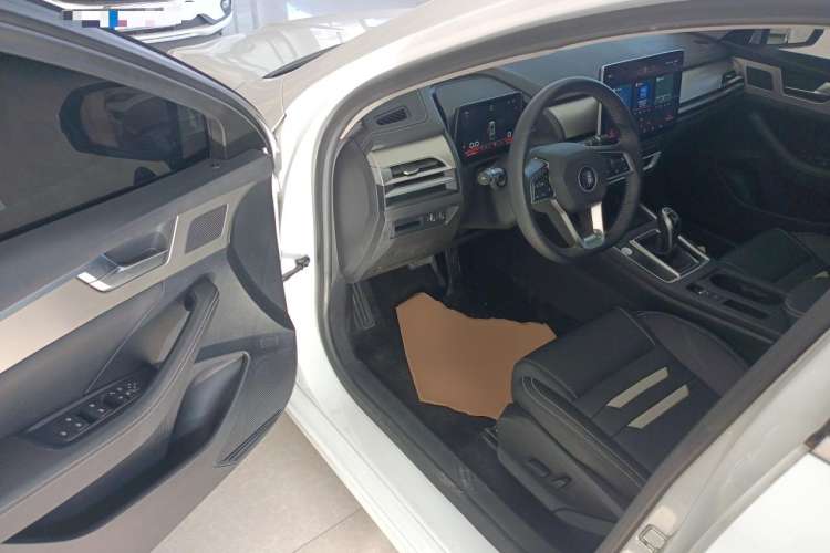 Used BYD Qin Pro 2018 1.5TI Automatic Smart Connect Luxury Edition Driver Seat