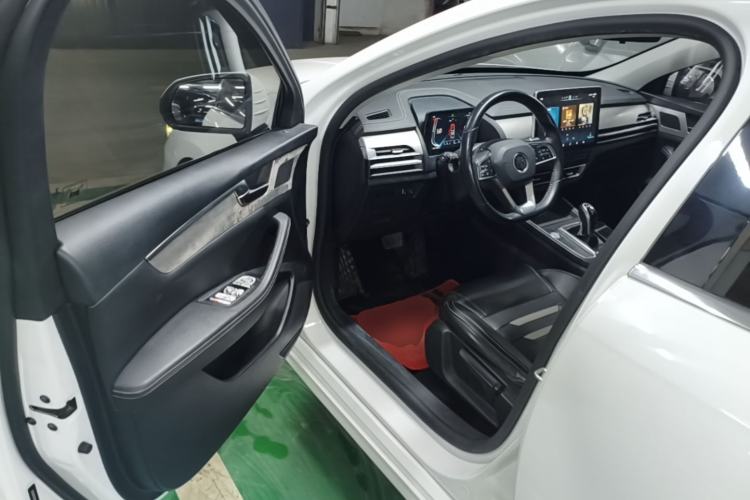 Used BYD Qin Pro 2018 1.5TI Automatic Smart Connect Fendong Model Driver Seat