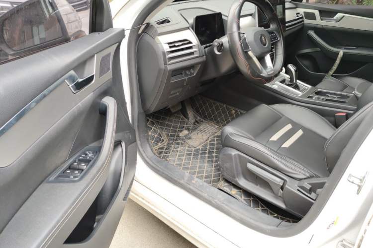 Used BYD Qin Pro 2018 1.5TI Automatic Smart Connect FENGSHANG Model Driver Seat