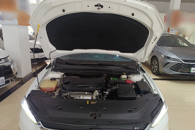 Used BYD Qin Pro 2018 1.5TI Automatic Smart Connect Fendong Model Engine Bay