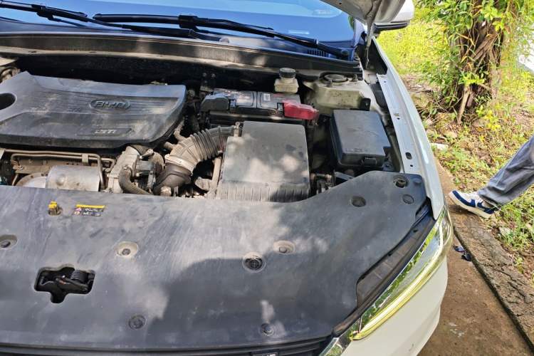 Used BYD Qin Pro 2018 1.5TI Automatic Smart Connect Fendong Model Engine Bay Left