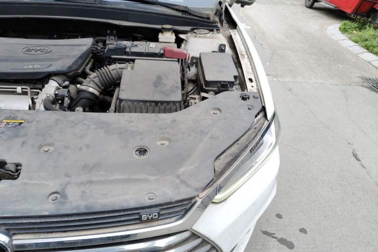 Used BYD Qin Pro 2018 1.5TI Automatic Smart Connect FENGSHANG Model Engine Bay Left