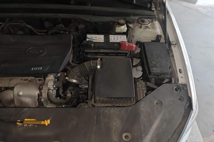 Used BYD Qin Pro 2018 1.5TI Automatic Smart Connect Fendong Model Engine Bay Left