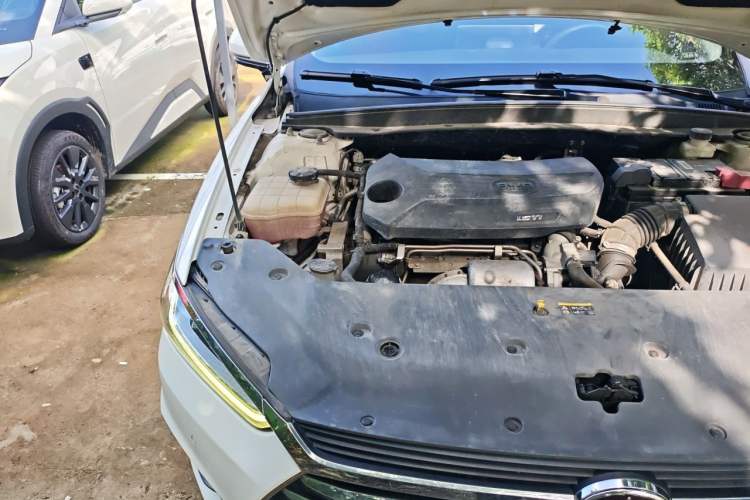 Used BYD Qin Pro 2018 1.5TI Automatic Smart Connect Fendong Model Engine Bay Right