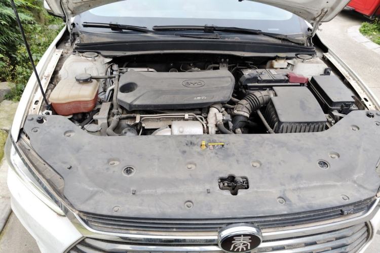 Used BYD Qin Pro 2018 1.5TI Automatic Smart Connect FENGSHANG Model Engine Bay