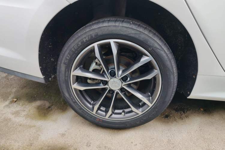 Used BYD Qin Pro 2018 1.5TI Automatic Smart Connect Luxe Model Exterior 8