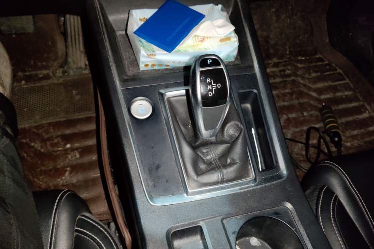 Used BYD Qin Pro 2018 1.5TI Automatic Smart Connect Luxury Edition Gear Lever