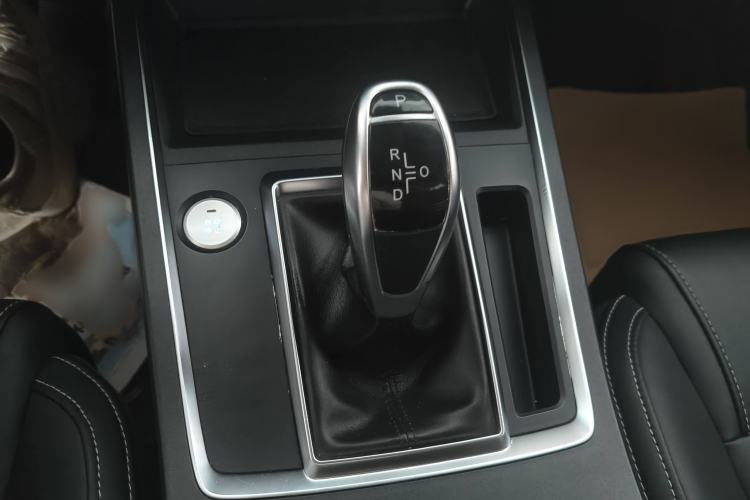 Used BYD Qin Pro 2018 1.5TI Automatic Smart Connect Luxury Edition Gear Lever