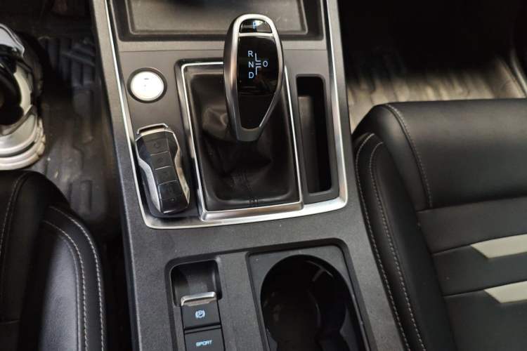 Used BYD Qin Pro 2018 1.5TI Automatic Smart Connect Luxury Edition Gear Lever
