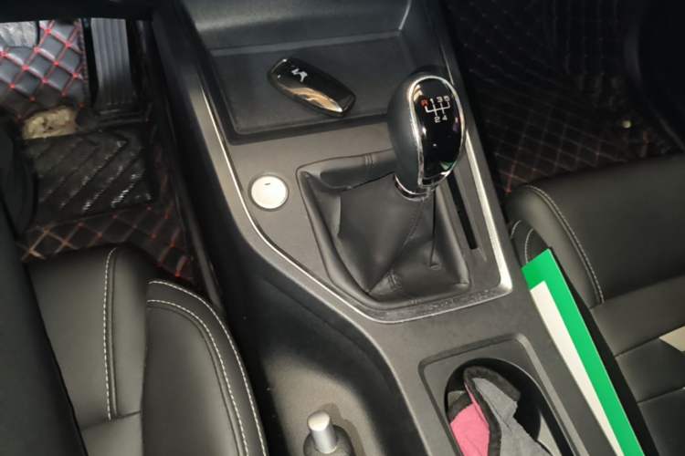 Used BYD Qin Pro 2018 1.5L Manual SmartConnect Sharp Edition Gear Lever