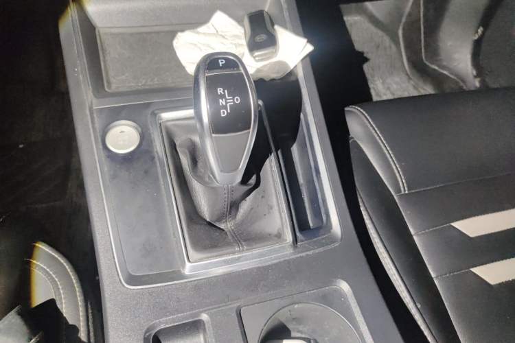 Used BYD Qin Pro 2018 1.5TI Automatic Smart Connect Fendong Model Gear Lever