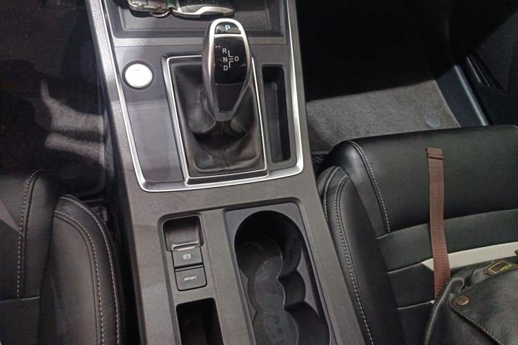 Used BYD Qin Pro 2018 1.5TI Automatic Smart Connect Fendong Model Gear Lever