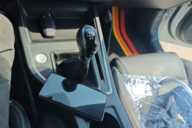 Used BYD Qin Pro 2018 1.5L Manual SmartConnect Fendong Model Gear Lever