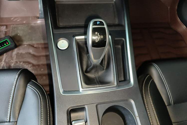 Used BYD Qin Pro 2018 1.5TI Automatic Smart Connect Luxury Edition Gear Lever