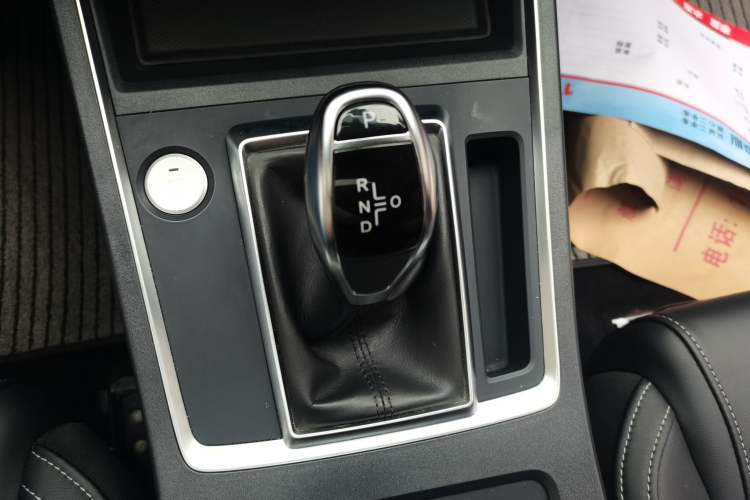 Used BYD Qin Pro 2018 1.5TI Automatic Smart Connect Fendong Model Gear Lever