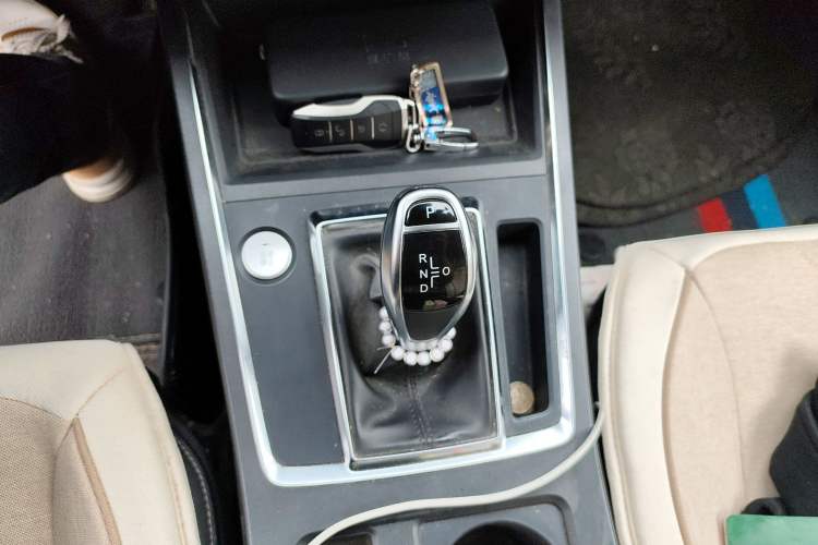 Used BYD Qin Pro 2018 1.5TI Automatic Smart Connect Luxe Model Gear Lever