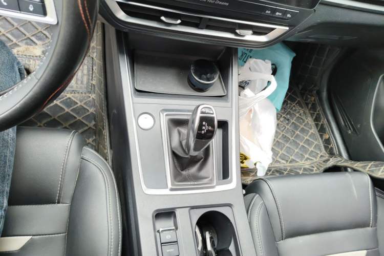 Used BYD Qin Pro 2018 1.5TI Automatic Smart Connect FENGSHANG Model Gear Lever