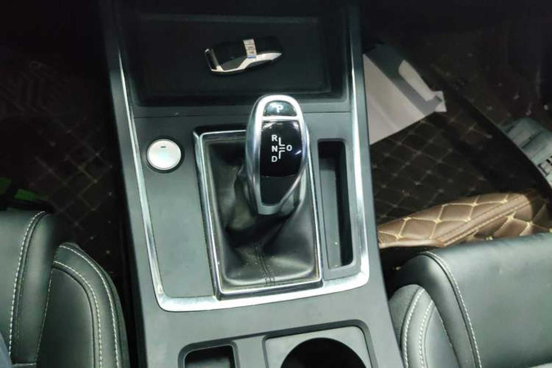 Used BYD Qin Pro 2018 1.5TI Automatic Smart Connect Luxe Model Gear Lever