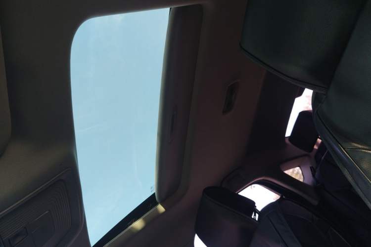 Used BYD Qin Pro 2018 1.5TI Automatic Smart Connect Luxury Edition Headliner