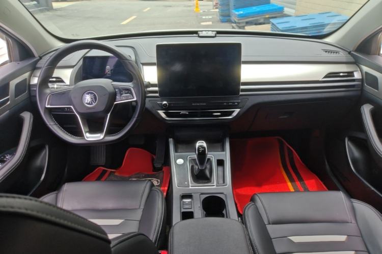 Used BYD Qin Pro 2018 1.5TI Automatic Smart Connect FENGSHANG Model Interior 2