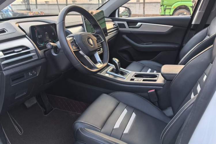 Used BYD Qin Pro 2018 1.5TI Automatic Smart Connect Luxury Edition Interior 3