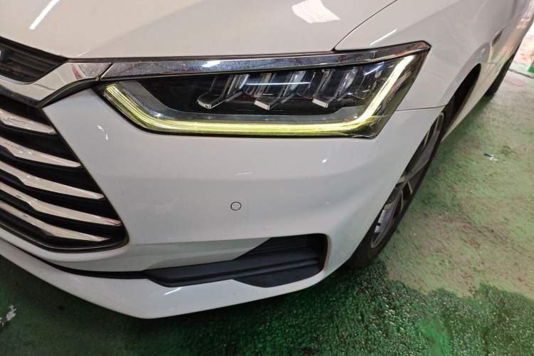 Used BYD Qin Pro 2018 1.5TI Automatic Smart Connect Luxury Edition Left Front Headlight