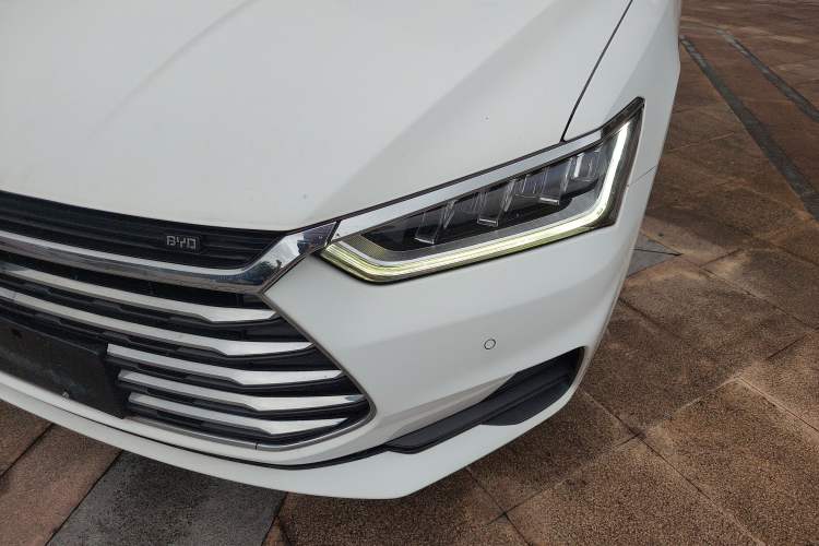 Used BYD Qin Pro 2018 1.5TI Automatic Smart Connect Fendong Model Left Front Headlight