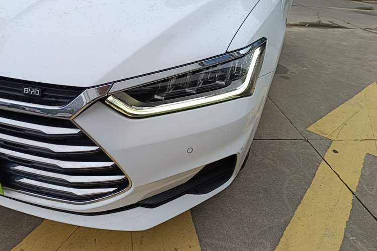 Used BYD Qin Pro 2018 1.5TI Automatic Smart Connect Fendong Model Left Front Headlight