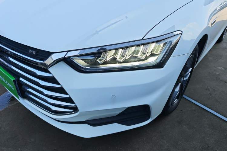 Used BYD Qin Pro 2018 1.5TI Automatic Smart Connect Fendong Model Left Front Headlight