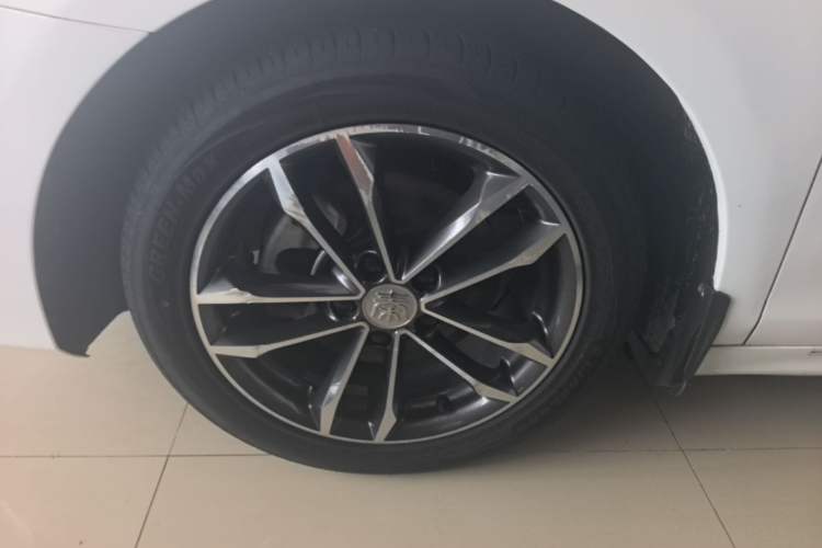 Used BYD Qin Pro 2018 1.5TI Automatic Smart Connect Luxury Edition Left Front Wheel Hub