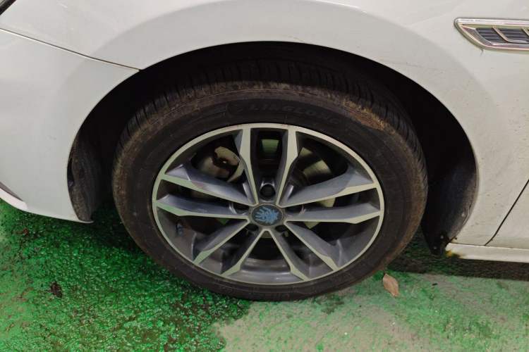Used BYD Qin Pro 2018 1.5TI Automatic Smart Connect Luxury Edition Left Front Wheel Hub
