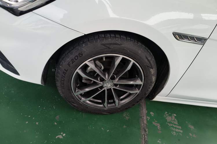Used BYD Qin Pro 2018 1.5TI Automatic Smart Connect Luxury Edition Left Front Wheel Hub