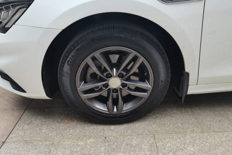 Used BYD Qin Pro 2018 1.5TI Automatic Smart Connect Fendong Model Left Front Wheel Hub