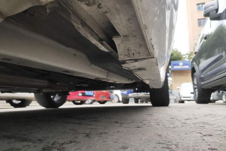 Used BYD Qin Pro 2018 1.5TI Automatic Smart Connect Luxe Model Left Side Sill