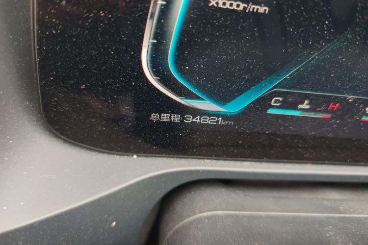 Used BYD Qin Pro 2018 1.5L Manual SmartConnect Sharp Edition Odometer Close Up