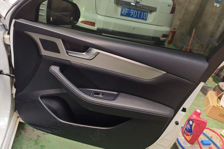 Used BYD Qin Pro 2018 1.5TI Automatic Smart Connect Luxury Edition Right Front Door Interior
