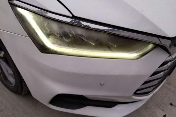 Used BYD Qin Pro 2018 1.5TI Automatic Smart Connect Luxe Model Right Front Headlight