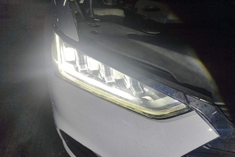 Used BYD Qin Pro 2018 1.5TI Automatic Smart Connect Fendong Model Right Front Headlight