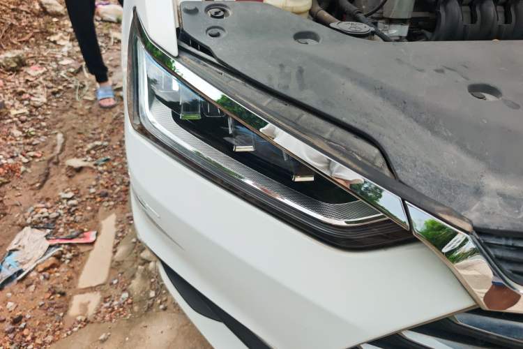 Used BYD Qin Pro 2018 1.5L Manual SmartConnect Sharp Edition Right Front Headlight
