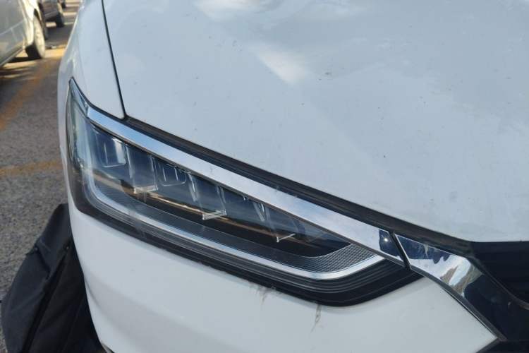 Used BYD Qin Pro 2018 1.5TI Automatic Smart Connect Luxury Edition Right Front Headlight