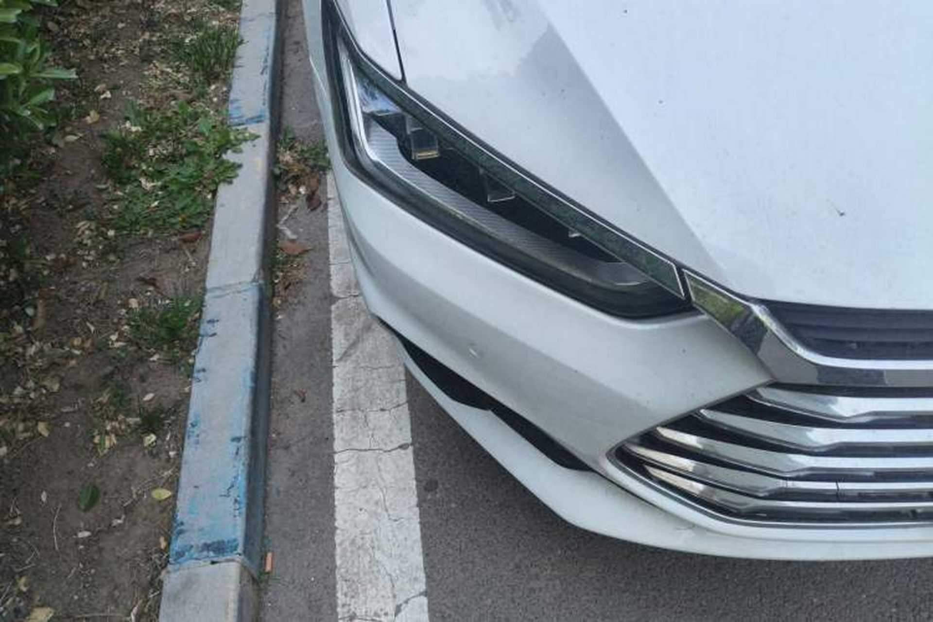 Used BYD Qin Pro 2018 1.5TI Automatic Smart Connect Luxe Model Right Front Headlight