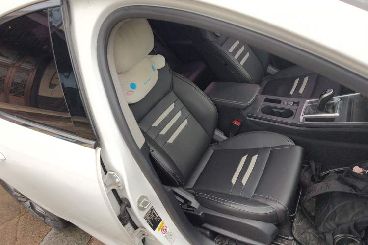 Used BYD Qin Pro 2018 1.5TI Automatic Smart Connect Fendong Model Right Front Seat