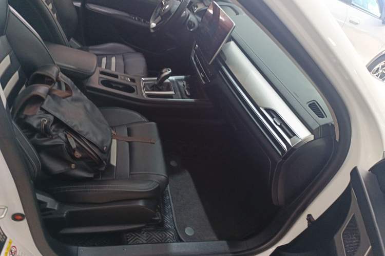 Used BYD Qin Pro 2018 1.5TI Automatic Smart Connect Fendong Model Right Front Seat
