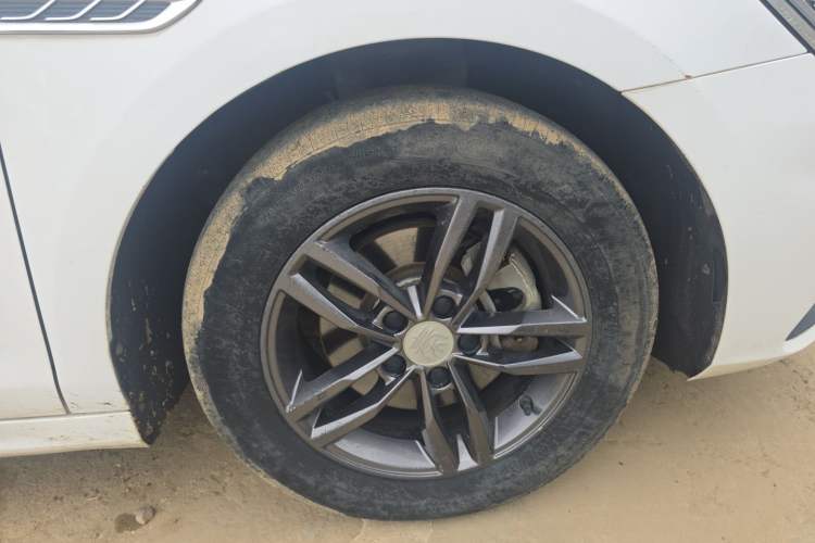 Used BYD Qin Pro 2018 1.5L Manual SmartConnect Fendong Model Right Front Wheel Hub
