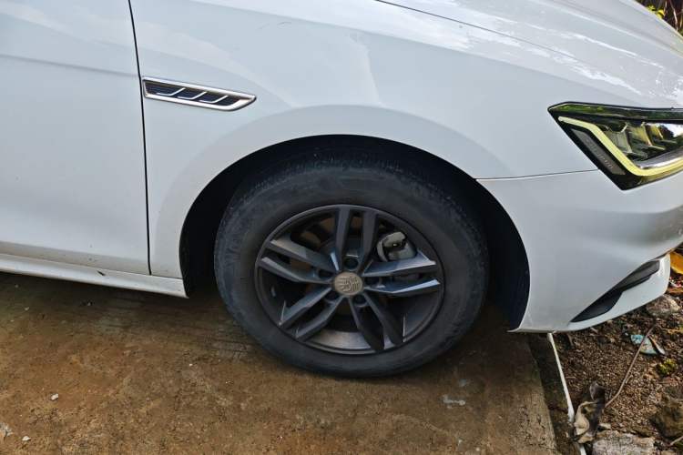 Used BYD Qin Pro 2018 1.5TI Automatic Smart Connect Fendong Model Right Front Wheel Hub