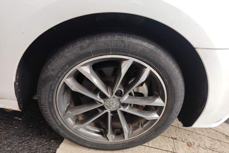 Used BYD Qin Pro 2018 1.5TI Automatic Smart Connect Luxury Edition Right Front Wheel Hub