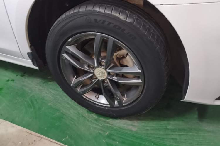 Used BYD Qin Pro 2018 1.5TI Automatic Smart Connect Fendong Model Right Front Wheel Hub