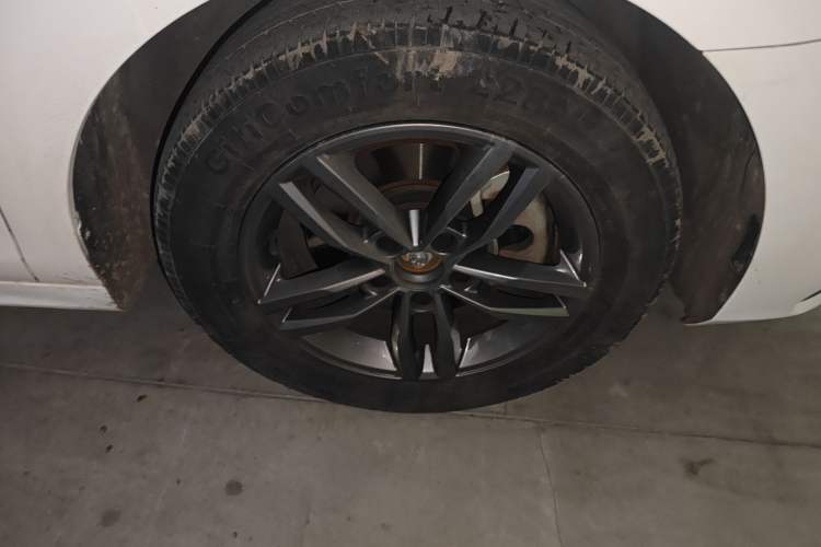 Used BYD Qin Pro 2018 1.5TI Automatic Smart Connect Fendong Model Right Front Wheel Hub